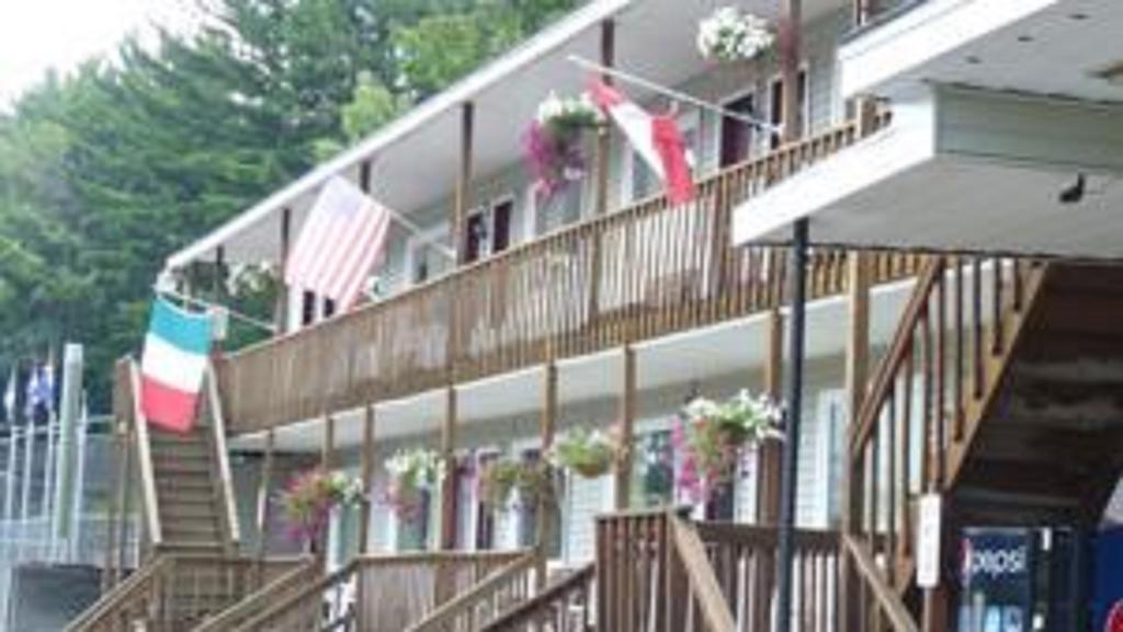 Legacy Inn & Suites Of Λίμνη George Εξωτερικό φωτογραφία