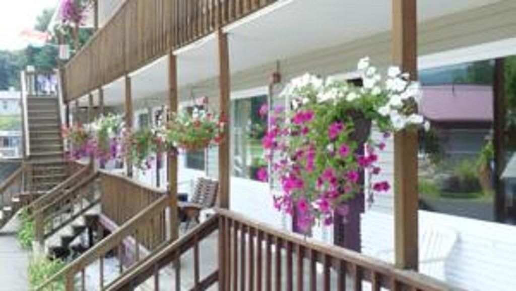 Legacy Inn & Suites Of Λίμνη George Εξωτερικό φωτογραφία