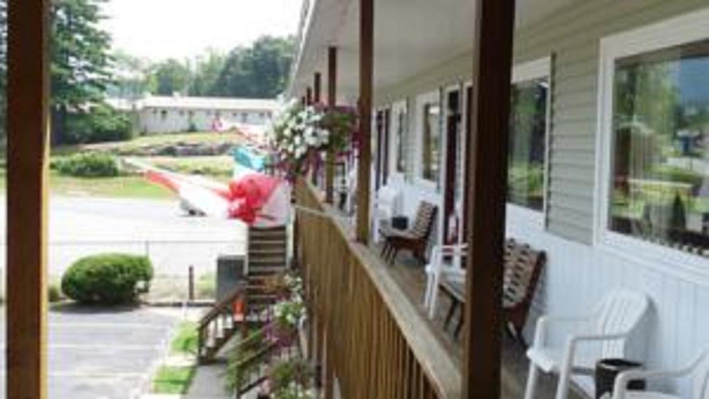 Legacy Inn & Suites Of Λίμνη George Εξωτερικό φωτογραφία